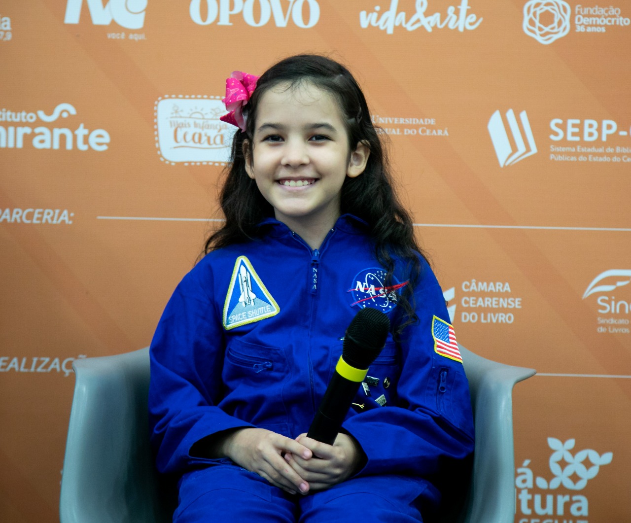 La astrónoma Nicole Semião, de nueve años, triunfa con su conferencia “Alas – Inspirando Generaciones”, en la Bienal del Libro