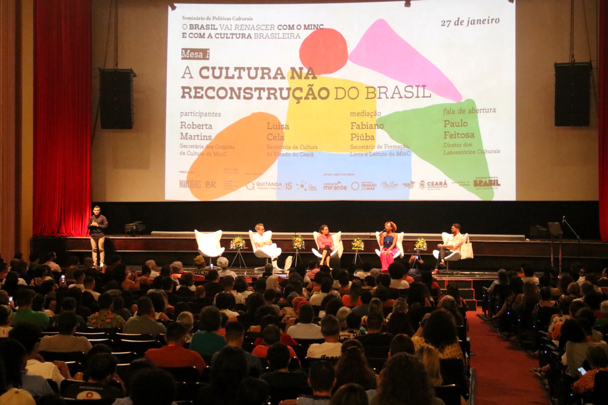 Com apoio da Secult Ceará, o seminário “O Brasil vai renascer com o MinC e a cultura brasileira” foi realizado no Cineteatro São Luiz, nesta sexta (27)
