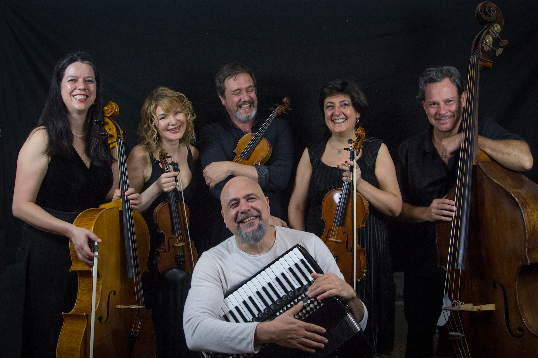 Toninho Ferragutti & Quinteto de Cordas trazem o melhor da música