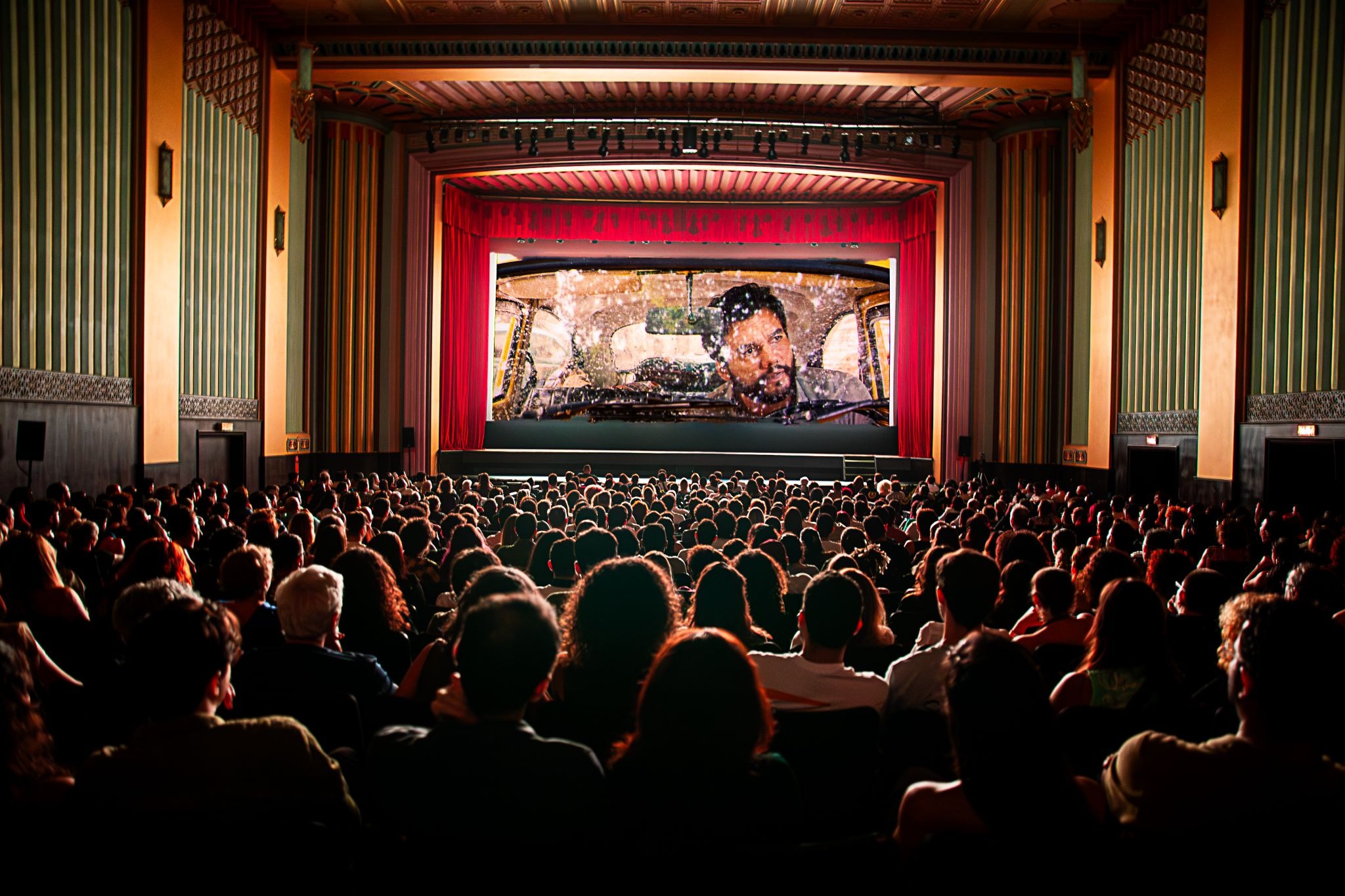 Sucesso internacional, ‘O Agente Secreto’ segue em cartaz nos cinemas públicos da Secult Ceará